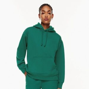 ARITZIA // COZY FLEECE // BOYFRIEND FIT // TNA SWEATFLEECE // BIOME GREEN // S